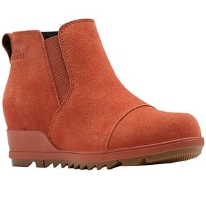 NIB Sorel Suede Waterproof Evie Warp Red Pull On-Size 6 only 1 left!